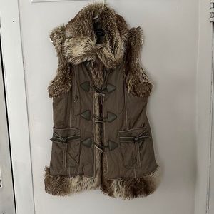 MontanaCo olive green vest